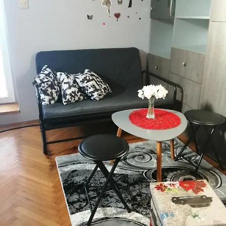 Red Apartment Čačak