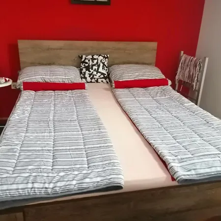 Apartment Red *